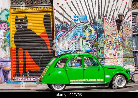 Argentina Buenos Aires San Telmo district Citroen 2 CV della società a Buenos Aires murali Vintage Foto Stock
