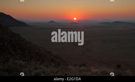 La Namibia Karas Namib Desert sunset presso il punto di vista è chiamato Dio della finestra Foto Stock