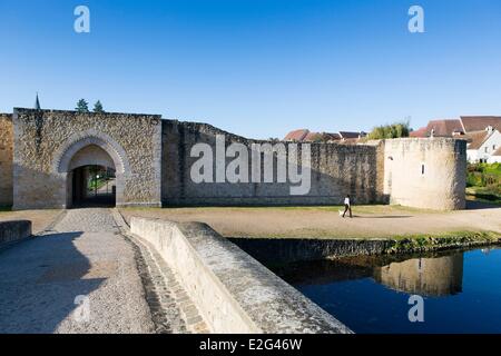 Francia Seine et Marne Brie Comte Robert del XII secolo il castello medievale Foto Stock