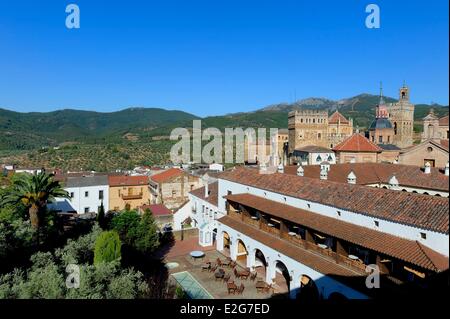 Spagna Estremadura Guadalupe il Monastero reale di Santa Maria de Guadalupe elencati come patrimonio mondiale dall' UNESCO e il Parador di Foto Stock