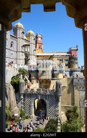 Portogallo Lisbona regione Pena di Sintra National Palace (Palacio Nacional da Pena) cancello principale Foto Stock