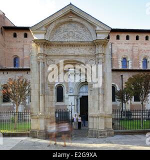 Francia Haute Garonne Toulouse basilica di Saint Sernin lato esterno portico di ingresso Foto Stock