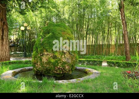 Francia Var Luc en Provence Park il 4 dicembre 1851 la fontana di muschio Foto Stock