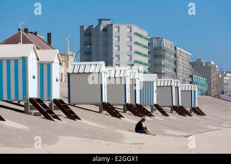 Francia Pas de Calais Hardelot beach capanne anche le cabine di tipo noto Foto Stock