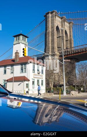 Stati Uniti New York Brooklyn Dumbo district Fulton Ferry Landing ponte di Brooklyn Foto Stock