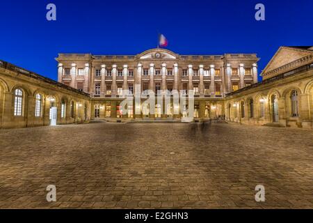 Francia Gironde Bordeaux cortile del Municipio chiamato Palais Rohan nome del prelato che avevano costruito nell'ultimo quarto del XVIII secolo Ferdinando Massimiliano Meriadeck principe di Rohan Guemene Foto Stock