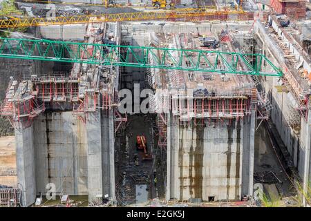 Panama Colon progetto per allargare Canale di Panama Atlantico camere laterali per porte nuove serrature (57,6 m di lunghezza 30.19 m di altezza e 10 m di profondità con un peso di 3.100 tonnellate ciascuno) Foto Stock