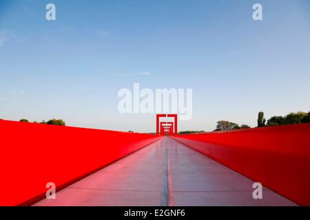 Francia Val d'Oise Cergy Axe Majeur monumentale lavoro concepito dall'architetto e scultore Dani Karavan Gateway Foto Stock