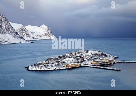 Norvegia Troms Senja isola villaggio di pescatori di Husoy isola in inverno Foto Stock