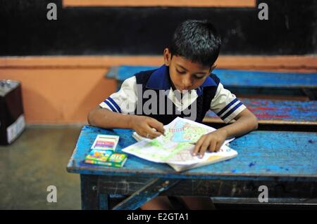 India stato del Bengala Occidentale Kolkota Arte in tutti noi attività sessione di disegno Foto Stock