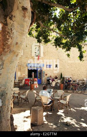 Francia Vaucluse Parc Naturel Regional du Luberon (Parco naturale regionale del Luberon) Lagnes Cafe de la Fontaine Foto Stock