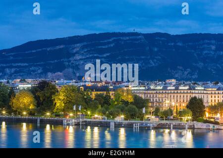 La Svizzera Ginevra Eaux Vives district visto Quai du Mont Blanc Foto Stock