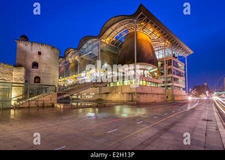 Francia Gironde Bordeaux area di cui Patrimonio mondiale UNESCO dal Tribunal de Grande Instance progettato dall architetto italiano Richard Rogers nel 1998 Foto Stock