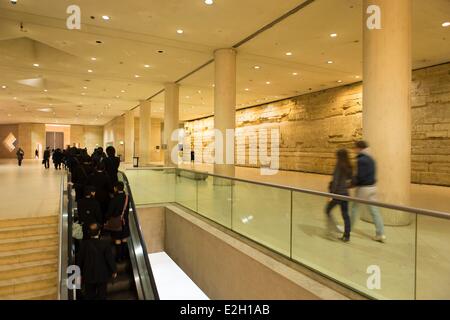 Francia Paris Louvre Museum ruderi di ex fossi nella galleria della giostra shopping centre Foto Stock