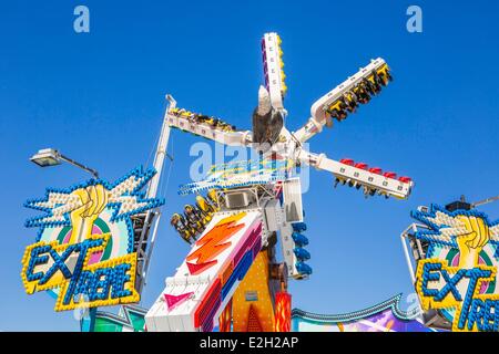 Francia Paris Foire du Trone fino (parco divertimenti in primavera a Parigi) a Bois de Vincennes Foto Stock