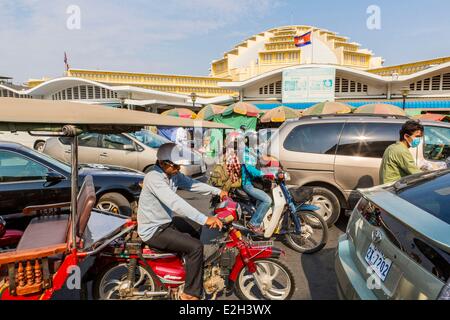 Cambogia Phnom Penh Mercato Centrale o Psar Thmei trova un edificio Art Deco Foto Stock