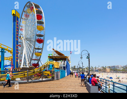 Ruota panoramica Ferris a Pacific Park sul molo di Santa Monica, Los Angeles, California, Stati Uniti d'America Foto Stock