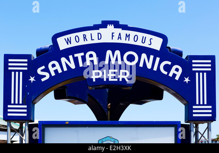 Segno sul molo di Santa Monica, Santa Monica, Los Angeles, California, Stati Uniti d'America Foto Stock