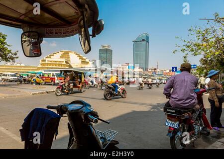 Cambogia Phnom Penh Mercato Centrale o Psar Thmei trova un edificio Art Deco Foto Stock