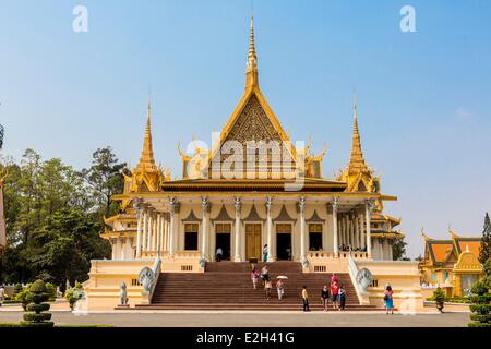 Cambogia Phnom Penh Royal Palace Pagoda d'argento (Wat Preah Keo in Khmer) costruito da Re Norodom nel 1892 a 1902 è santuario della royal ceneri e il pavimento è coperto con argento 5329 piastrelle 1.125 k ogni Foto Stock
