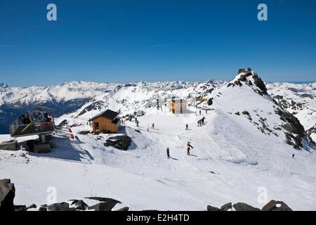 Francia Savoie Orelle Val Thorens Tre Valli ski area più alta del mondo zipline (1300m di lunghezza e 250 m di altezza) Partenza è a 3250m di altitudine Foto Stock