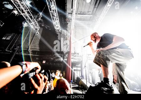 Toronto, Ontario, Canada. 19 giugno 2014. Cantante svedese di extreme metal band Meshuggah JENS KIDMAN suona dal vivo al Sound Academy di Toronto. Credito: Igor Vidyashev/ZUMAPRESS.com/Alamy Live News Foto Stock