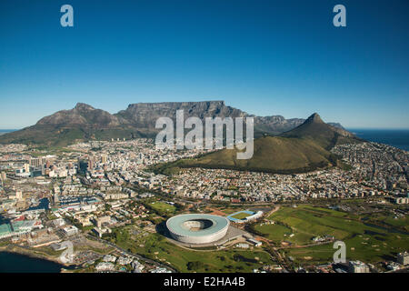 Vista aerea, Cape Town con stadio Green Point, Lionhead e Table Mountain e Cape Town, Western Cape, Sud Africa Foto Stock