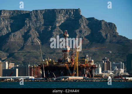 Docks con Table Mountain e Cape Town, Western Cape, Sud Africa Foto Stock