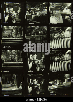 Questa immagine raffigura lo stabilimento Convair/General Dynamics, un sito chiave per la produzione aerospaziale a San Diego. Mostra il personale impegnato nella produzione di aerei militari e civili durante la metà del XX secolo. Foto Stock