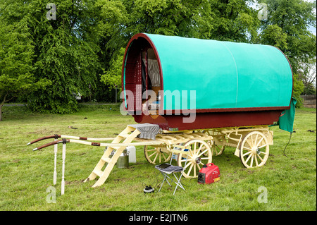 Una zingara traveler del caravan in una raccolta a Masham Foto Stock