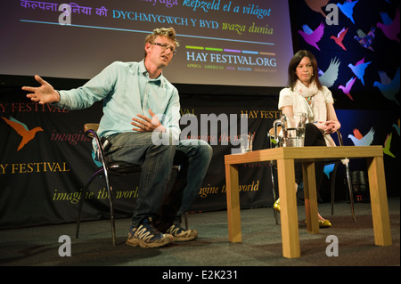 Mark Lynas discutendo il nucleare a Hay Festival 2014. © Jeff Morgan Foto Stock