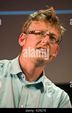 Mark Lynas discutendo il nucleare a Hay Festival 2014. © Jeff Morgan Foto Stock