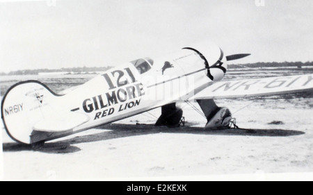 Il Wedell Williams No. 121 Air Racer, noto anche come "Ring-Free Special", era un importante aereo da corsa alimentato da un motore Pratt & Whitney R-1690 Hornet. Sviluppato da Jimmy Wedell e Macmillan, è stato un concorrente chiave nelle gare aeree nazionali e presenta un design unico per i suoi tempi, tra cui i motori P&W Wasp Junior e Senior. Foto Stock