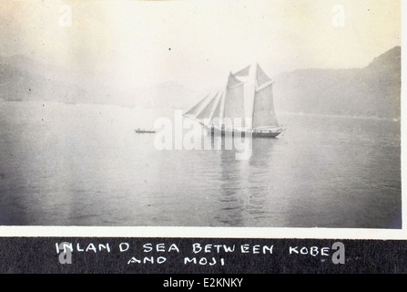 Questa immagine dell'AL-88 al Menasco album mostra l'aviatore pionieristico Albert Menasco e barnstormer Art Smith. Entrambi erano figure chiave nei primi giorni dell'aviazione, noti per le loro audaci acrobazie e contributi allo sviluppo delle prestazioni di volo durante gli anni '1920 Foto Stock