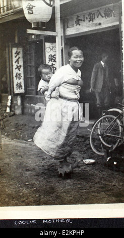L'immagine AL-88 della collezione Menasco presenta un aereo stordente pilotato da Art Smith. Menasco era noto per i suoi contributi all'aviazione, e Art Smith era famoso per le sue audaci esibizioni nei primi spettacoli dell'aviazione. Foto Stock
