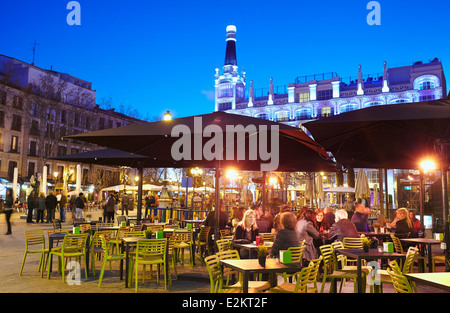 Nghtlife a Santa Ana tapas bar e ristoranti terrazze. Madrid. Spagna Foto Stock