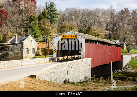 Pineta ponte coperto, Octoraro Creek, Pennsylvania Foto Stock