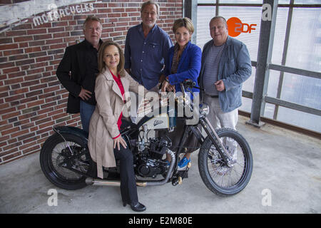 Andreas Schmidt-Schaller, Sissy Hoefferer, Gerd Silberbauer, Astrid M. Fuenderich, Udo Kroschwald a photocall per promuovere una speciale mini serie di ZDF TV criminalità mostra SOKO intitolato SOKO: Der Prozess. Dove: Amburgo, Germania Quando: 19 Ago 2013 Foto Stock