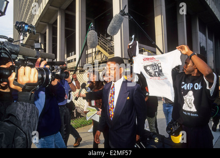 LOS ANGELES, CA - Marzo 1: Media al di fuori del palazzo di giustizia al O.J. Simpson in prova a Los Angeles, la California il 1 marzo 1995. Foto Stock