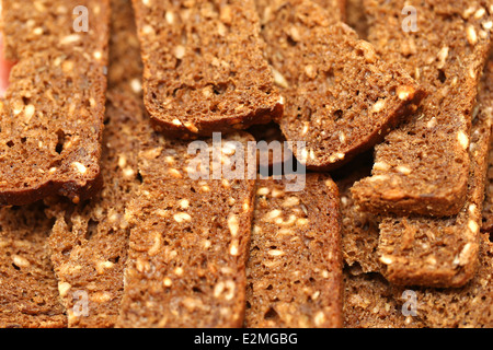 Set di fresca pane scuro con cereali Foto Stock