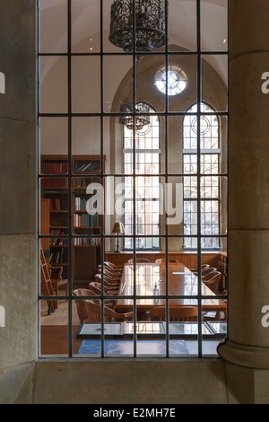 Bella luce-allagata aula presso la Yale University a New Haven, CT, Stati Uniti d'America. Foto Stock