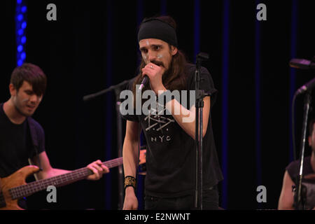 Salvko Bosnjak del Gypsy punk band Bad Buka esegue presso la John F. Kennedy Center per le Arti dello Spettacolo con: Salvko Bosnjak dove: DC di Washington, D.C., Stati Uniti quando: 17 Gen 2013 Foto Stock