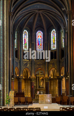 Interno della Eglise Saint Germain - una delle chiese più antiche di Parigi, Francia Foto Stock