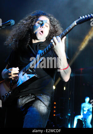 Coheed e Cambria performing live al Fillmore Miami Beach a Jackie Gleason Theatre di Miami Beach con: Claudio Sanchez dove: Miami, Florida, Stati Uniti quando: 08 Mar 2013 Foto Stock