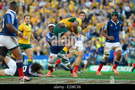 Sydney, Australia. Il 21 giugno, 2014. Castrol Edge Francia Tour. Australia contro la Francia. Francesca Yannick Nyanga in azione durante la terza prova di rugby. Il Wallaby ha battuto la Francia 39-13. Credito: Azione Sport Plus/Alamy Live News Foto Stock