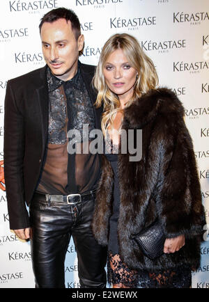 Kate Moss arriva al L'Oreal Kerastase evento di Parigi in corrispondenza di una zona di Mayfair offre: Kate Moss dove: Londra, Regno Unito quando: 11 Mar 2013 Foto Stock