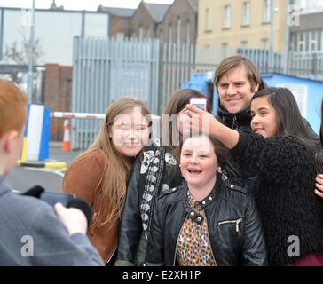 RTE dramma di amore e odio la stagione 4 del set di un film sulla strada verde dotato di: Peter Coonan dove: Dublino, Irlanda quando: 25 Mar 2013 Foto Stock