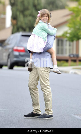 Jessica Alba e Cash Warren prendere le loro figlie, onore e rifugio per una festa di Pasqua con: onore Warren,Cash Warren dove Foto Stock