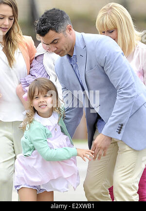 Jessica Alba e Cash Warren prendere le loro figlie, onore e rifugio per una festa di Pasqua con: Jessica Alba,Haven Warren,onore Warren,Cash Warren dove: Camarillo , California, Stati Uniti quando: 31 Mar 2013 Foto Stock