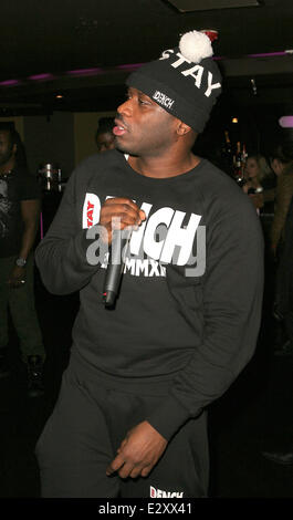 Lethal Bizzle performing live al Club di schiacciare con: Lethal Bizzle dove: Telford, Regno Unito quando: 30 Mar 2013 Foto Stock